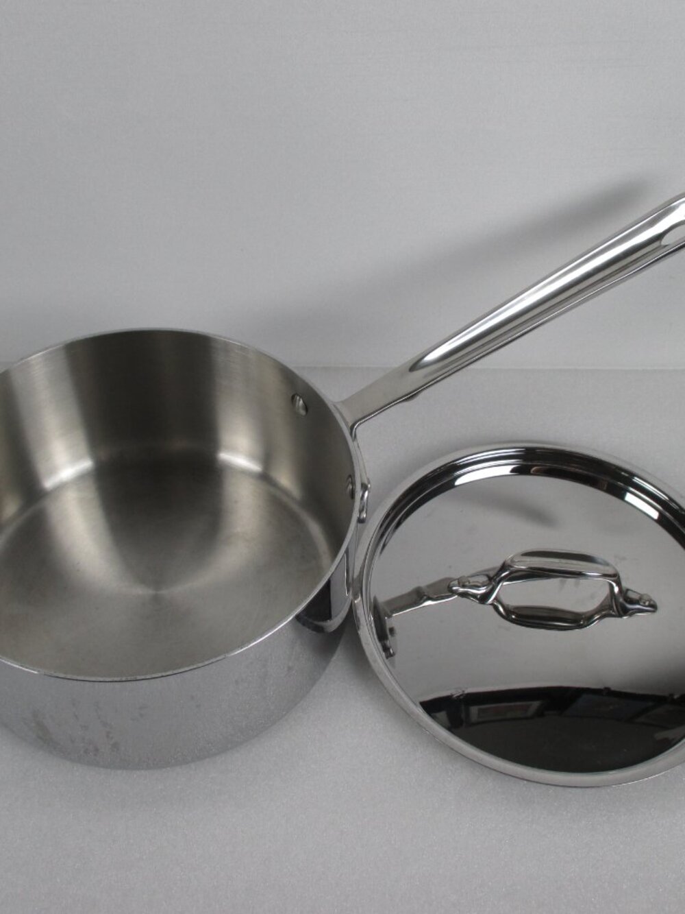 ALL CLAD D3 STAINLESS 3QT SAUCEPAN & LID - Picture 13 of 14